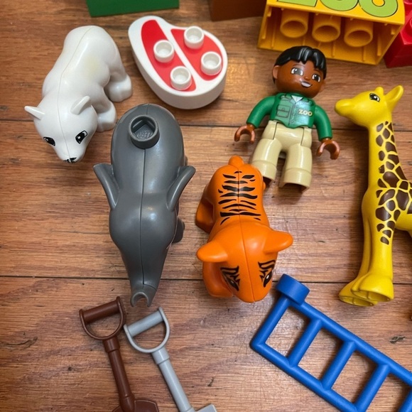 LEGO Duplo Blocks LEGOVille Baby Zoo Animals Preschool Age 2-5 - Picture 2 of 8